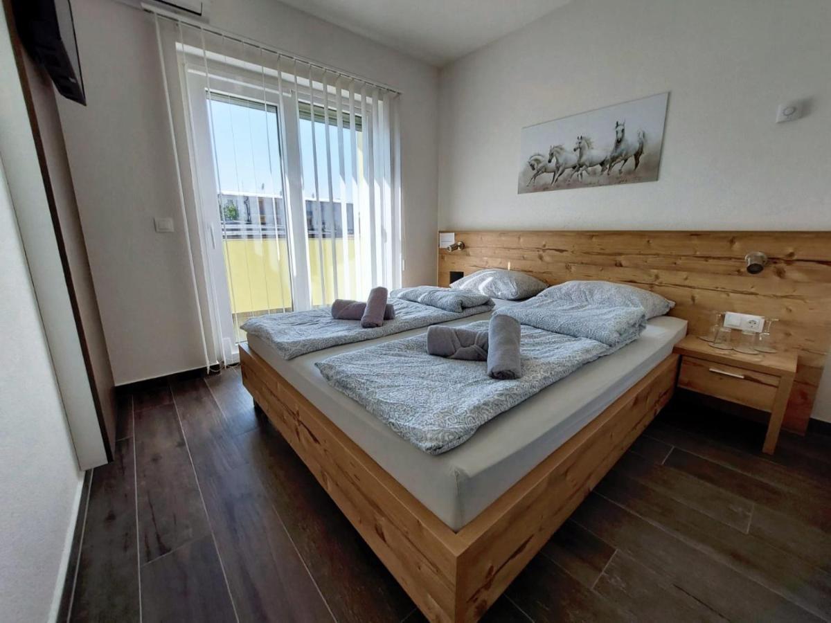 Gold Apartmani Kozarac Exteriér fotografie